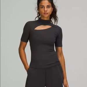 Lululemon LA Tight-to-Body Keyhole T-Shirt Size 6